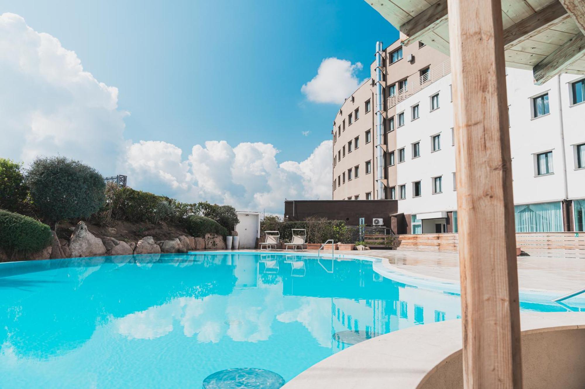 Mercure Ольбия Экстерьер фото